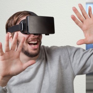 VIRTUAL REALITY HEADSET £29.99